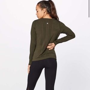 Swiftly Tech Long Sleeve Relaxed Fit